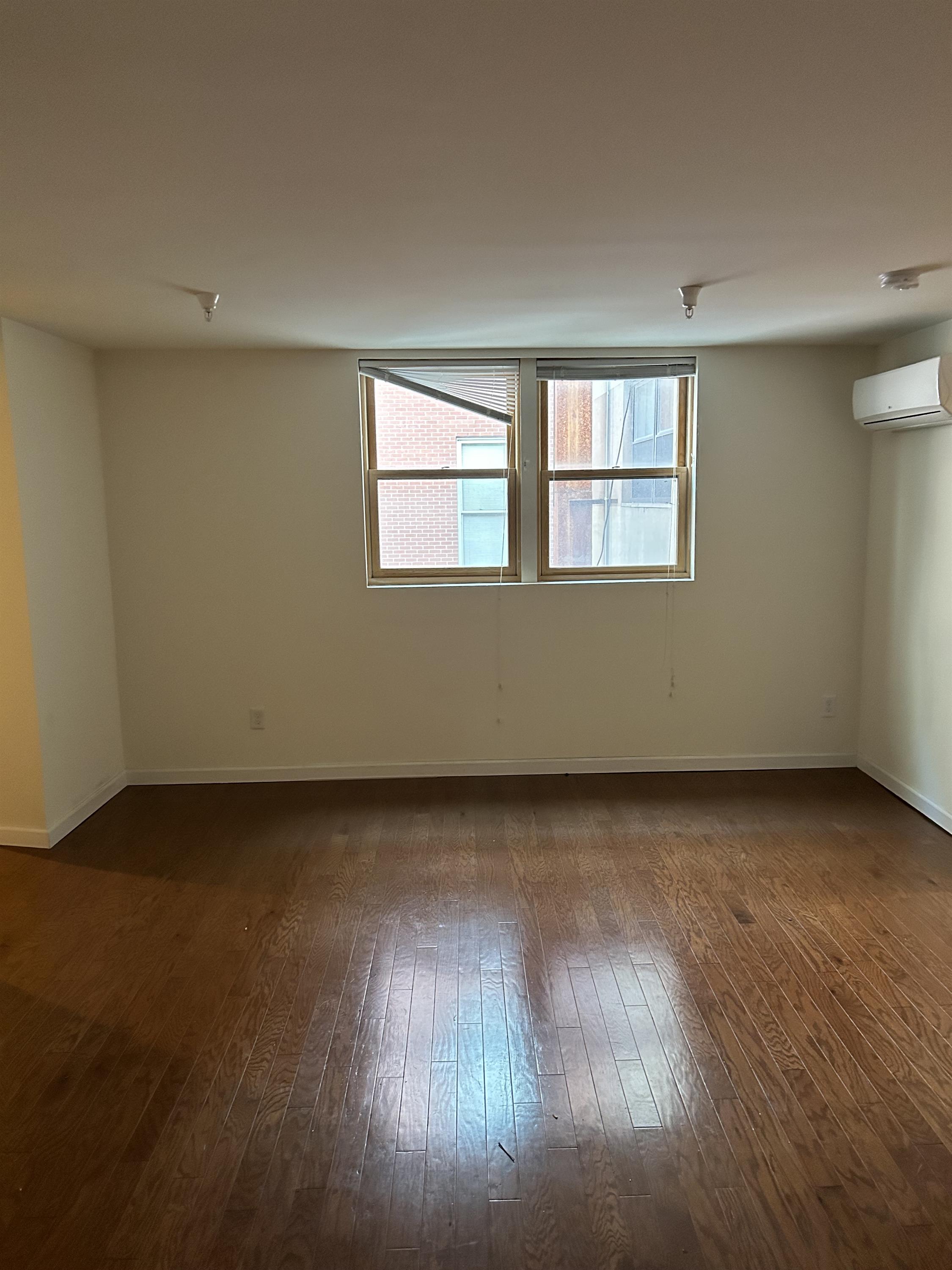 40 South Pearl Street - 204